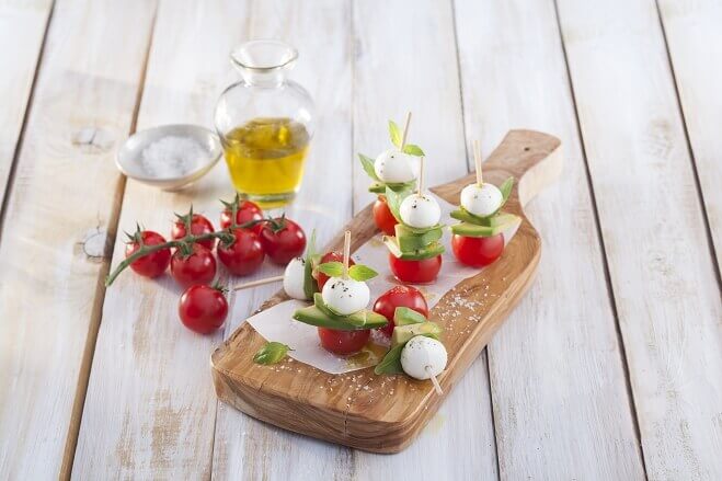 Cocktail-Spieße Mozzarella-Avocado-Tomate - Galbani