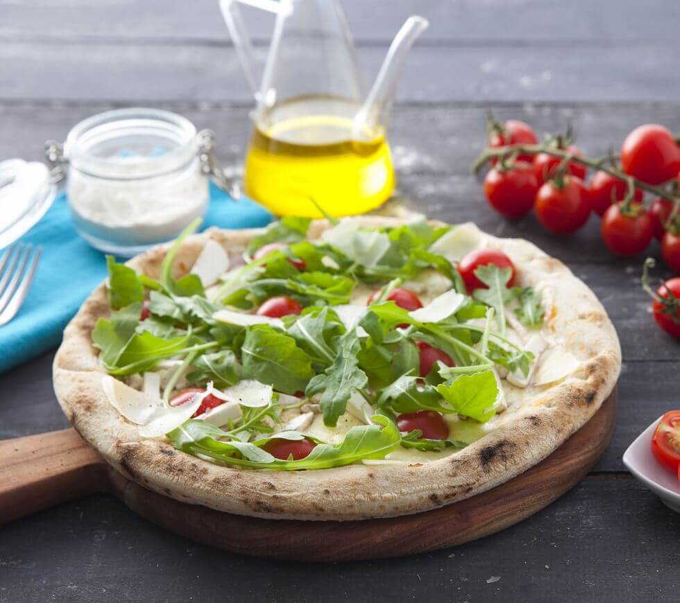 Pizza mit Cherrytomaten und Rucola - Galbani